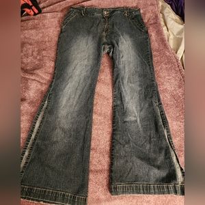 Zana Di flare jeans. Size 22